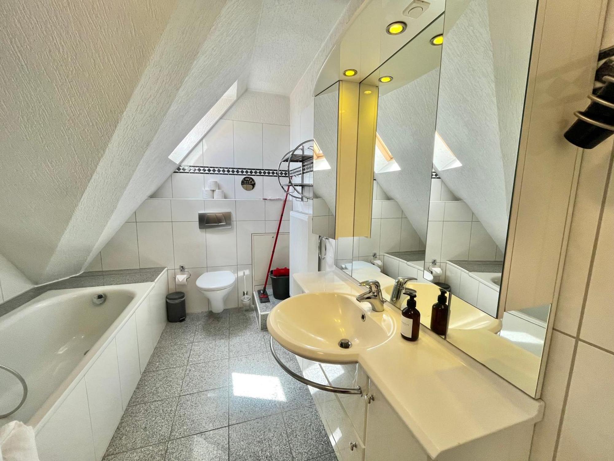 Guesthouse Bielefeld - Brake 외부 사진